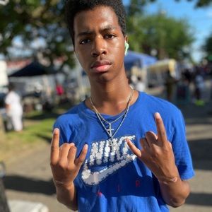 Meet your Posher, Julian